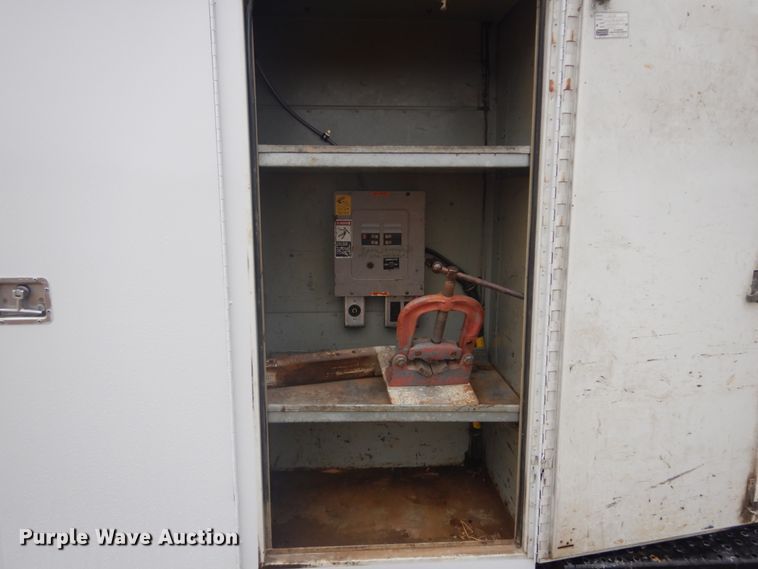 image for item GT9507 2004 Freightliner FL70  utility / service truck