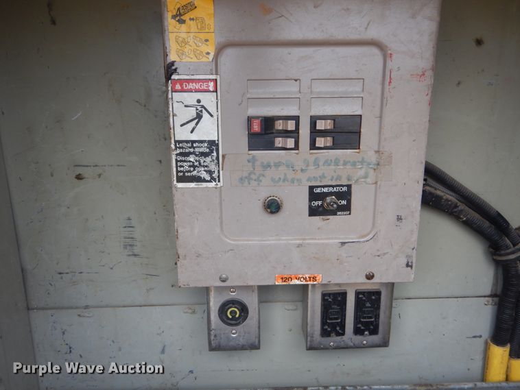 image for item GT9507 2004 Freightliner FL70  utility / service truck