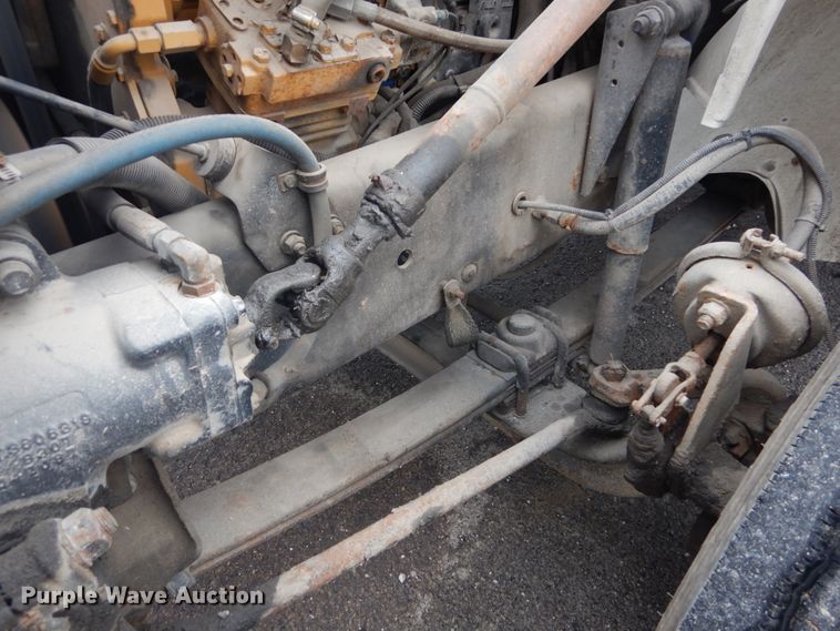 image for item GT9507 2004 Freightliner FL70  utility / service truck