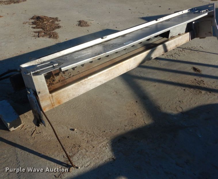 image for item GT9546 Stainless steel tailgate spreader