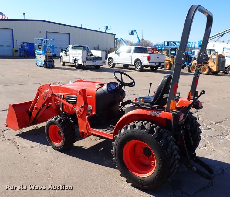image for item HC9807 Kubota B2320HSD  MFWD tractor