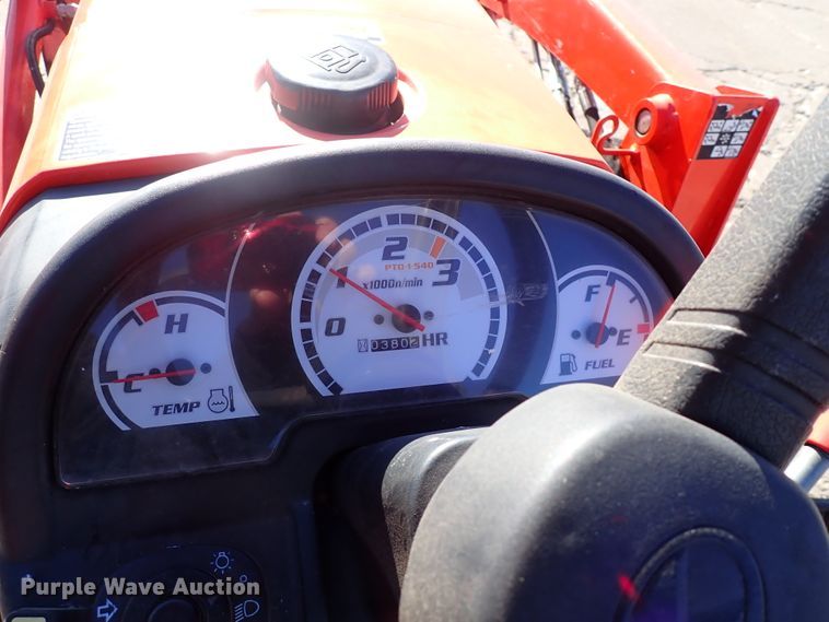 image for item HC9807 Kubota B2320HSD  MFWD tractor