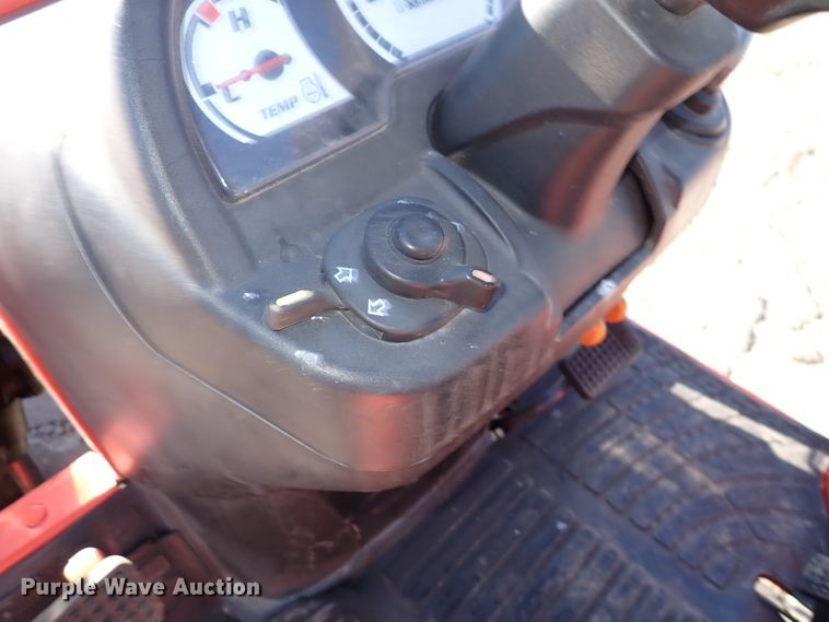 image for item HC9807 Kubota B2320HSD  MFWD tractor