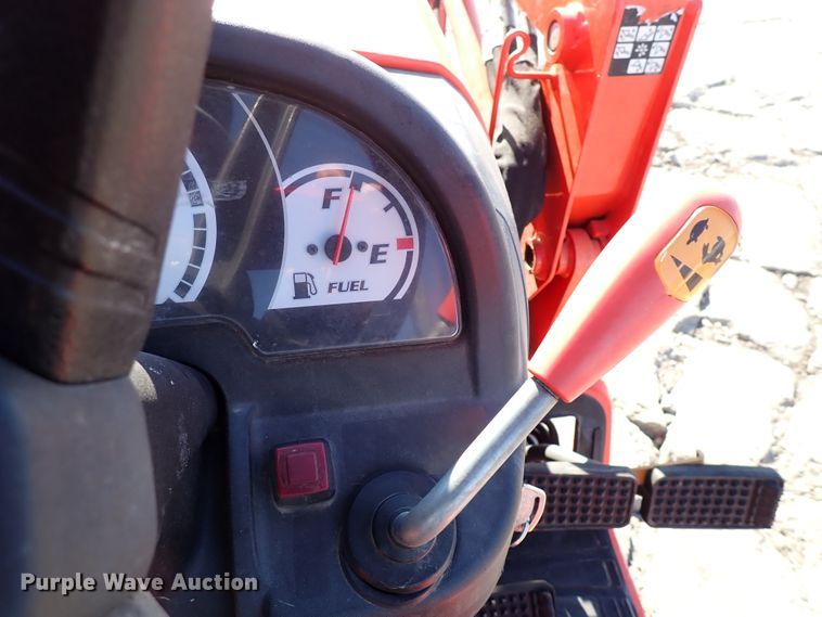 image for item HC9807 Kubota B2320HSD  MFWD tractor