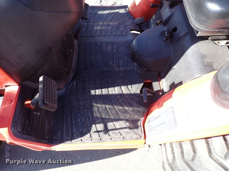 image for item HC9807 Kubota B2320HSD  MFWD tractor