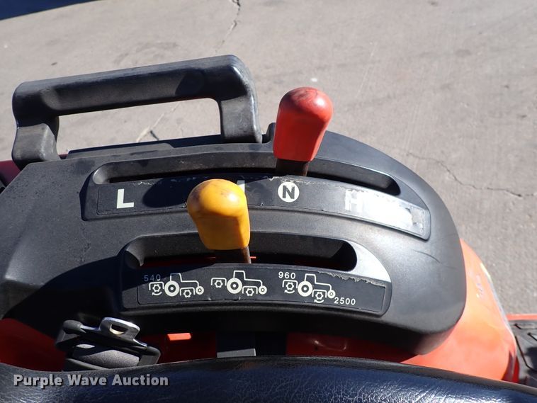 image for item HC9807 Kubota B2320HSD  MFWD tractor