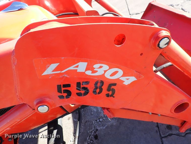 image for item HC9807 Kubota B2320HSD  MFWD tractor