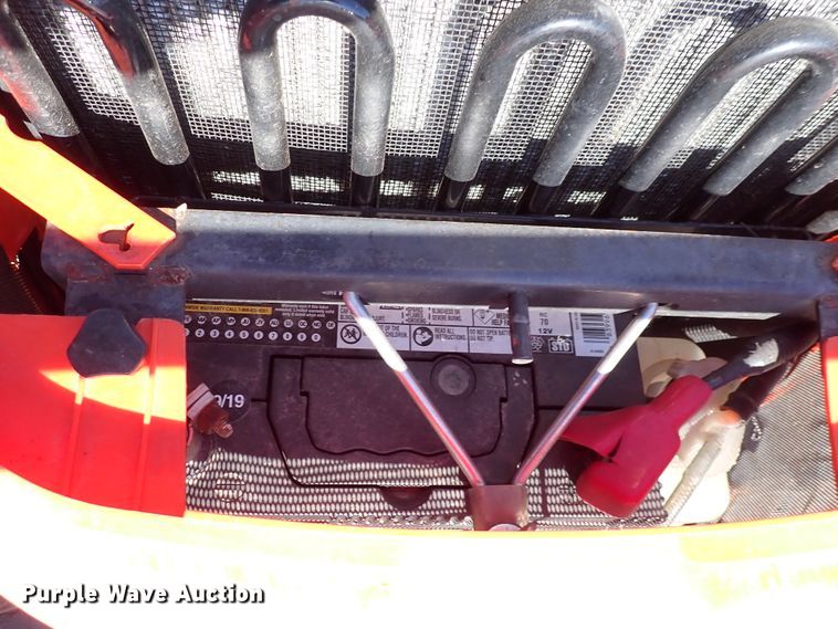 image for item HC9807 Kubota B2320HSD  MFWD tractor