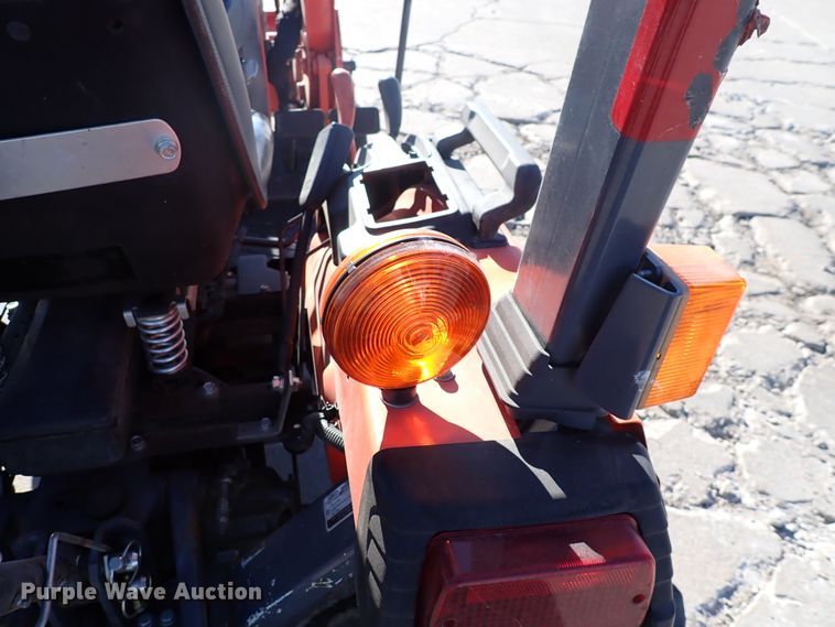 image for item HC9807 Kubota B2320HSD  MFWD tractor