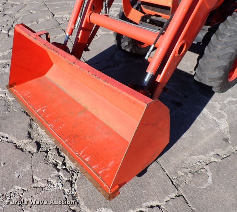 image for item HC9807 Kubota B2320HSD  MFWD tractor