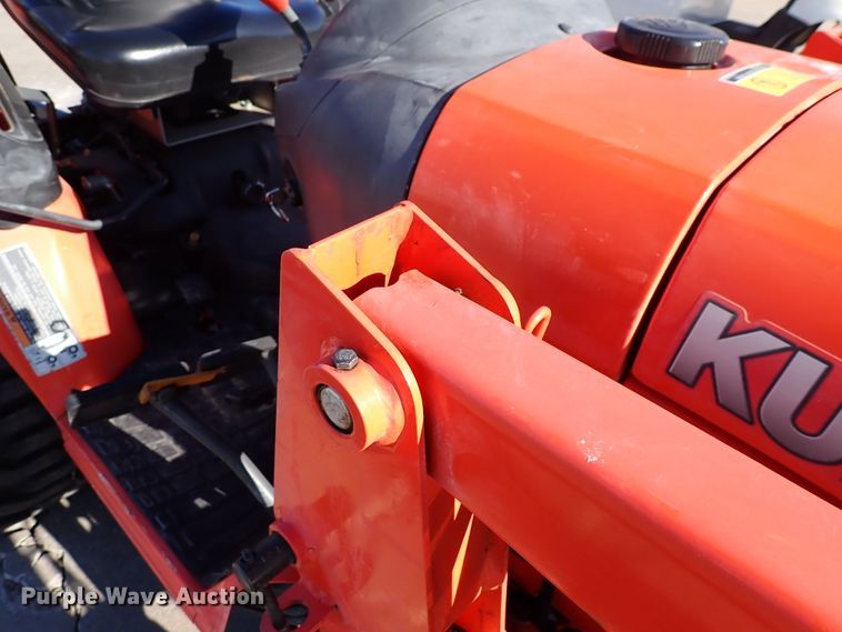 image for item HC9807 Kubota B2320HSD  MFWD tractor