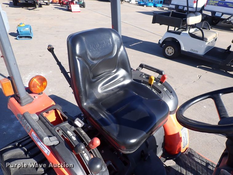 image for item HC9807 Kubota B2320HSD  MFWD tractor