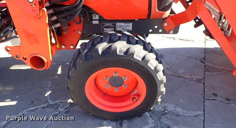 image for item HC9807 Kubota B2320HSD  MFWD tractor