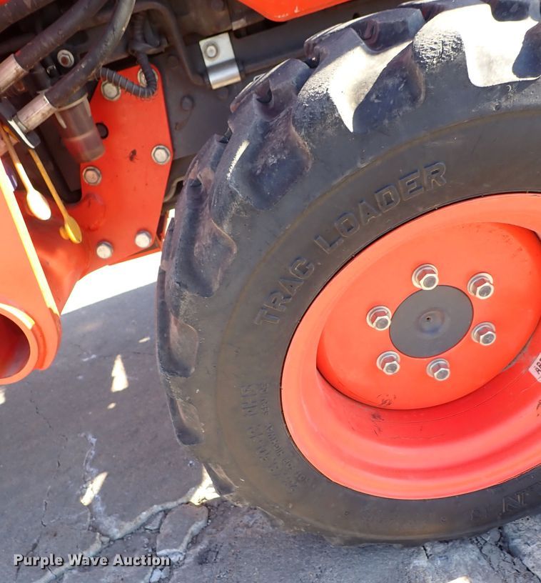 image for item HC9807 Kubota B2320HSD  MFWD tractor