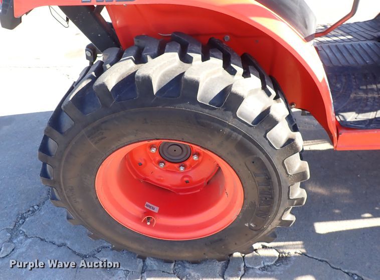 image for item HC9807 Kubota B2320HSD  MFWD tractor