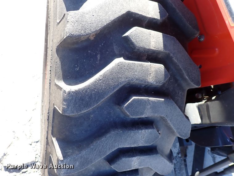 image for item HC9807 Kubota B2320HSD  MFWD tractor