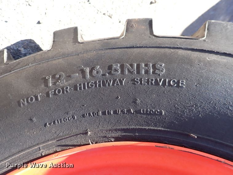 image for item HC9807 Kubota B2320HSD  MFWD tractor