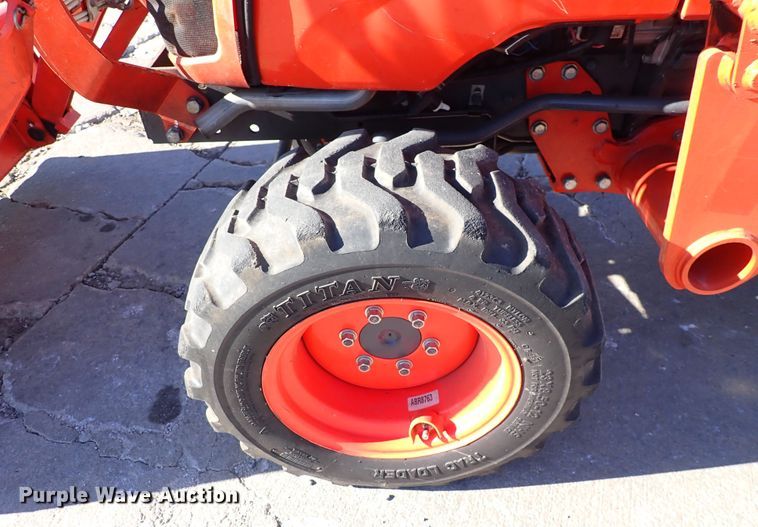 image for item HC9807 Kubota B2320HSD  MFWD tractor