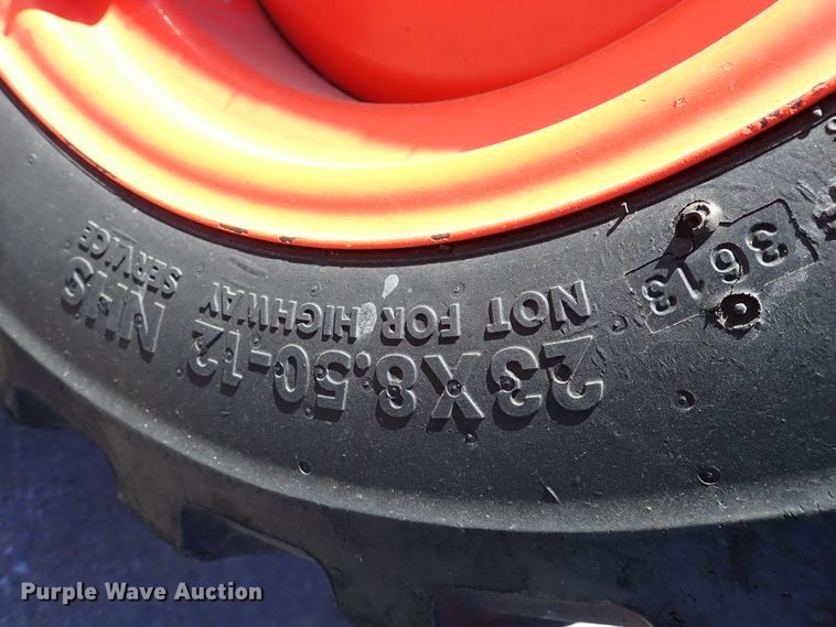 image for item HC9807 Kubota B2320HSD  MFWD tractor