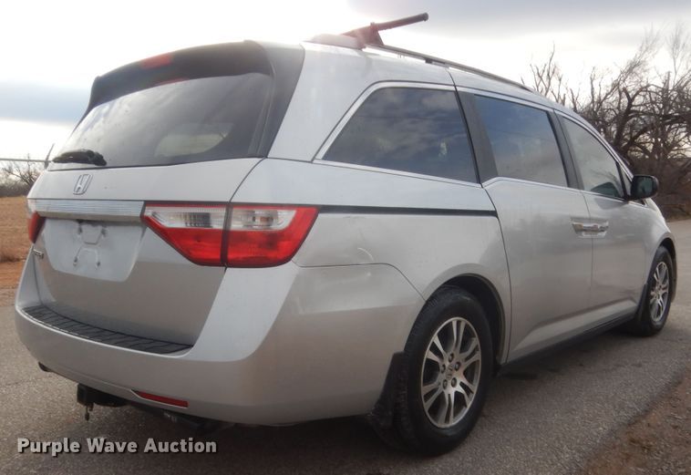 image for item HG9774 2013 Honda Odyssey  van