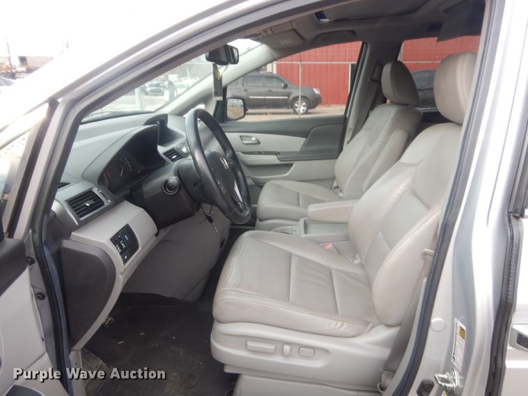 image for item HG9774 2013 Honda Odyssey  van