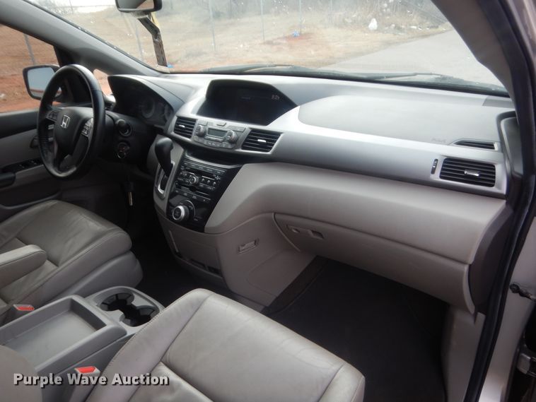 image for item HG9774 2013 Honda Odyssey  van