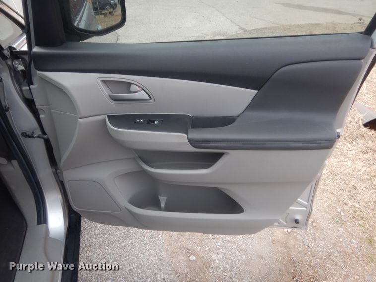 image for item HG9774 2013 Honda Odyssey  van