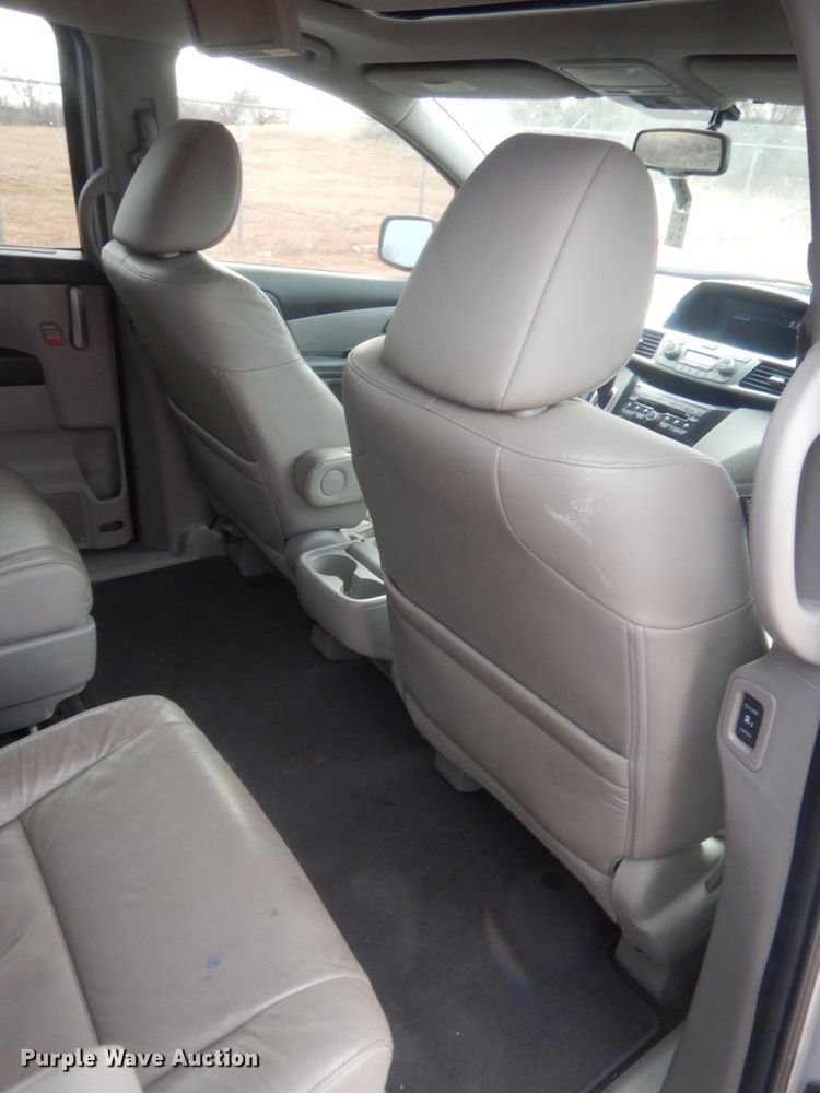 image for item HG9774 2013 Honda Odyssey  van