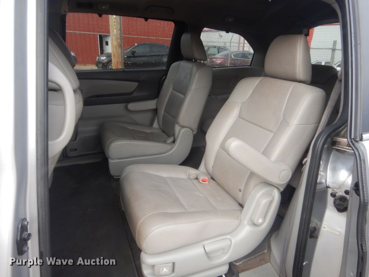 image for item HG9774 2013 Honda Odyssey  van