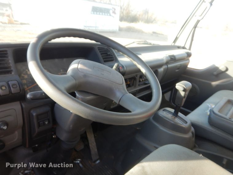 image for item HG9789 2003 GMC W4500  box truck