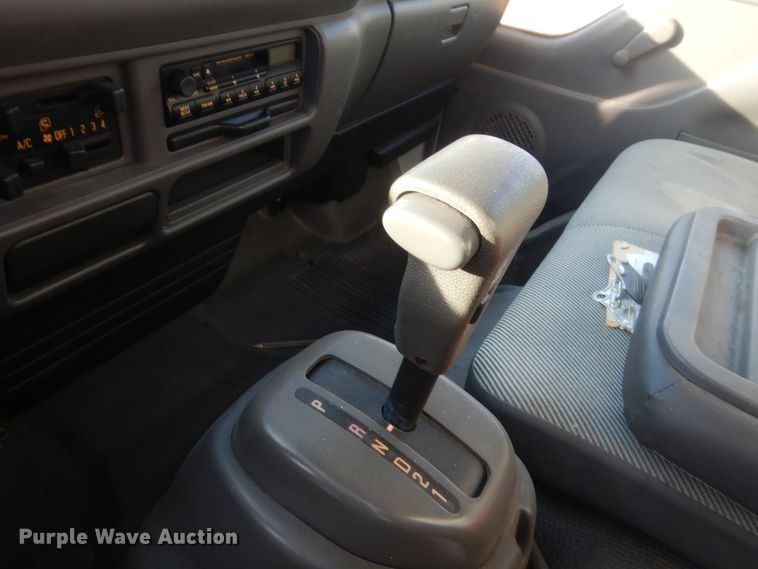 image for item HG9789 2003 GMC W4500  box truck