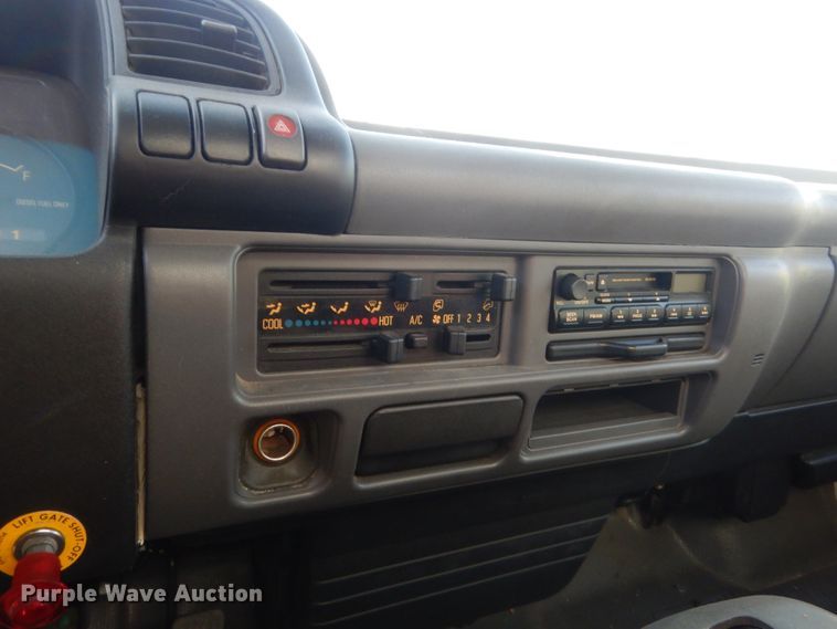 image for item HG9789 2003 GMC W4500  box truck