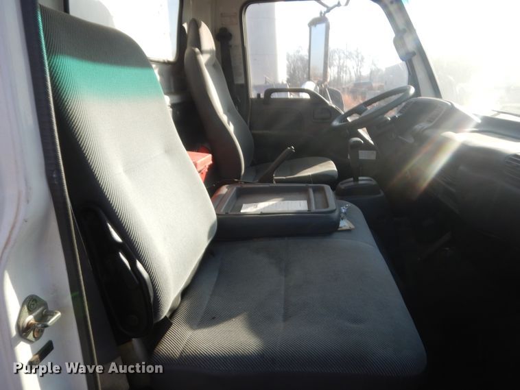 image for item HG9789 2003 GMC W4500  box truck