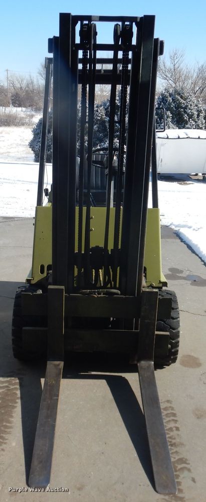 image for item HI9025 Clark DF7735  forklift
