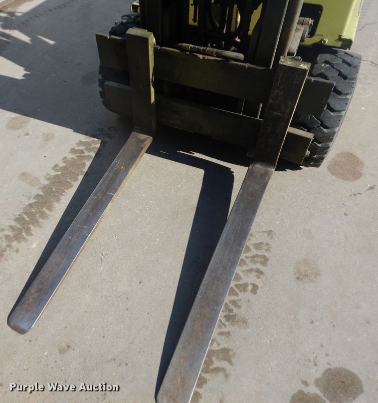 image for item HI9025 Clark DF7735  forklift
