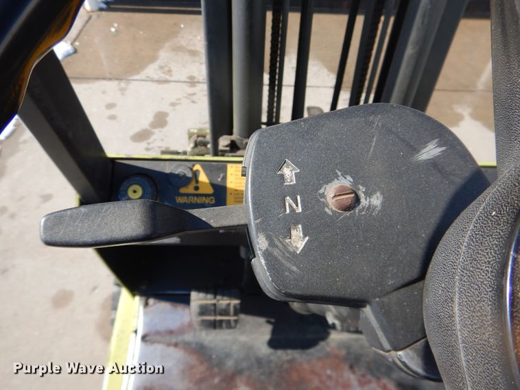 image for item HI9025 Clark DF7735  forklift