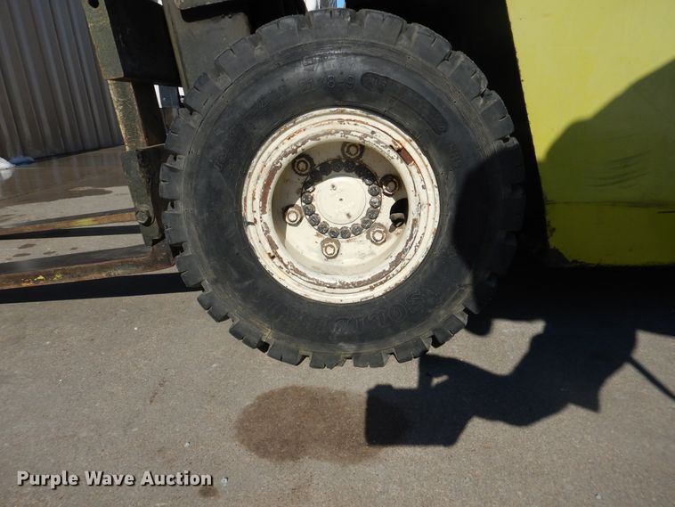 image for item HI9025 Clark DF7735  forklift
