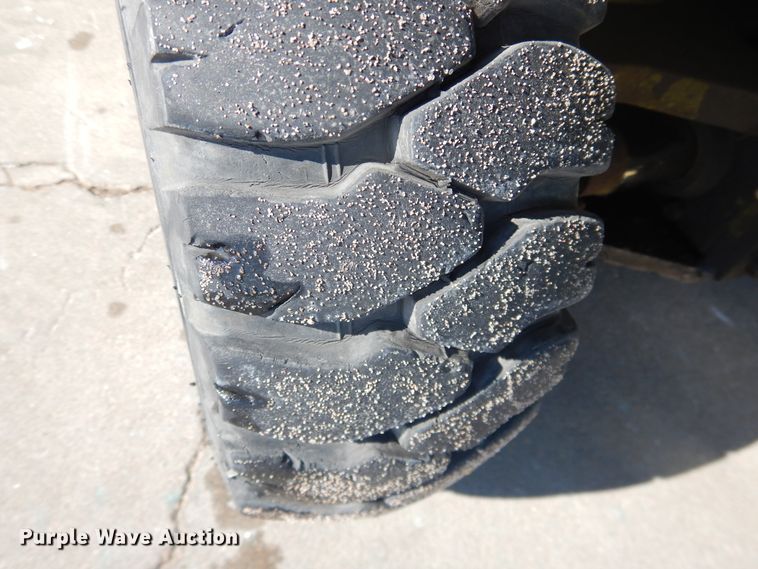 image for item HI9025 Clark DF7735  forklift