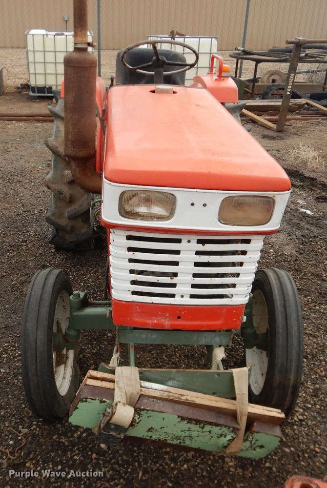 image for item HI9030 Yanmar YM2000  tractor
