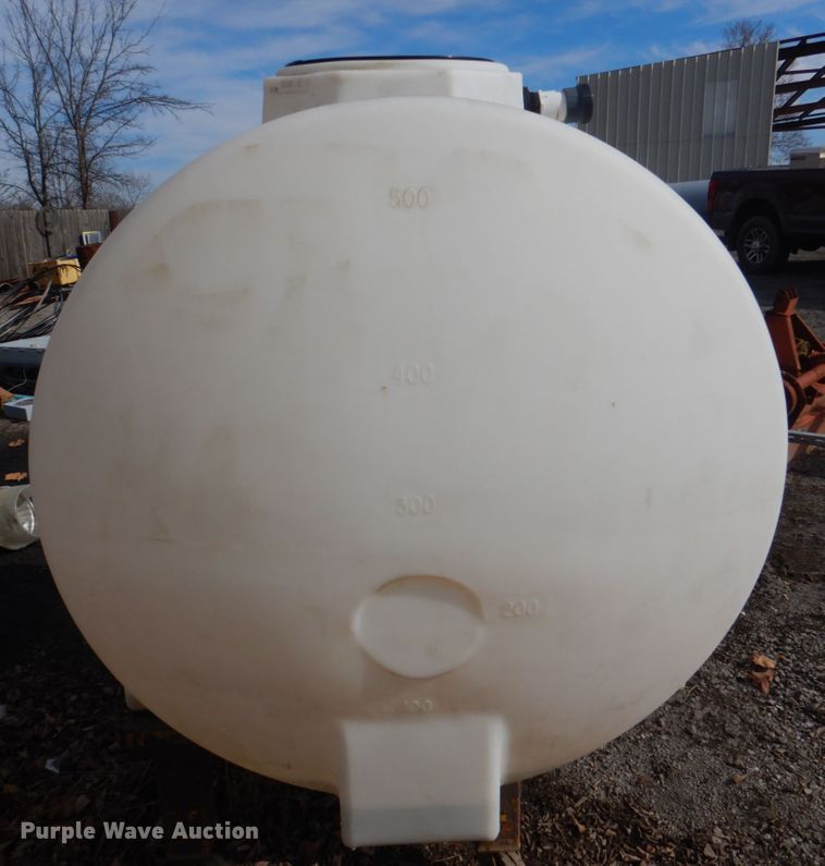 image for item HL9282 500 gallon poly tank