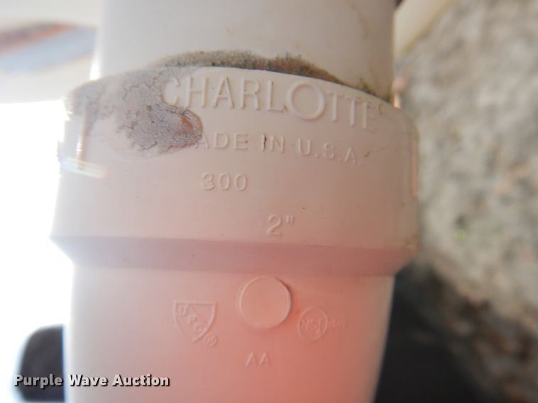 image for item HL9282 500 gallon poly tank