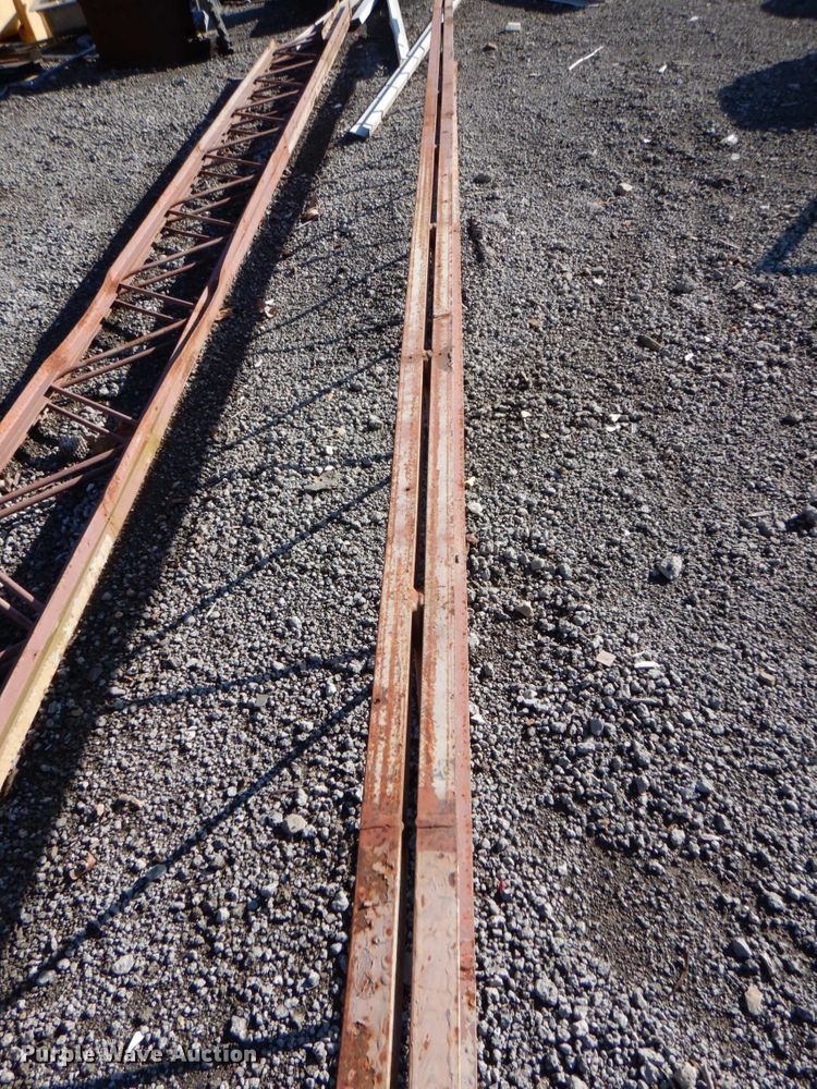 image for item HL9284 (3) joists