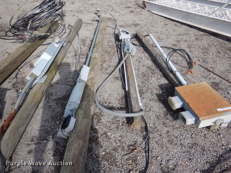 image for item HL9287 (6) temporary service poles