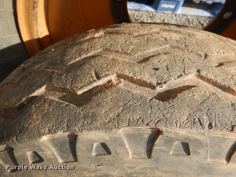 image for item HL9288 (2) tires and wheels