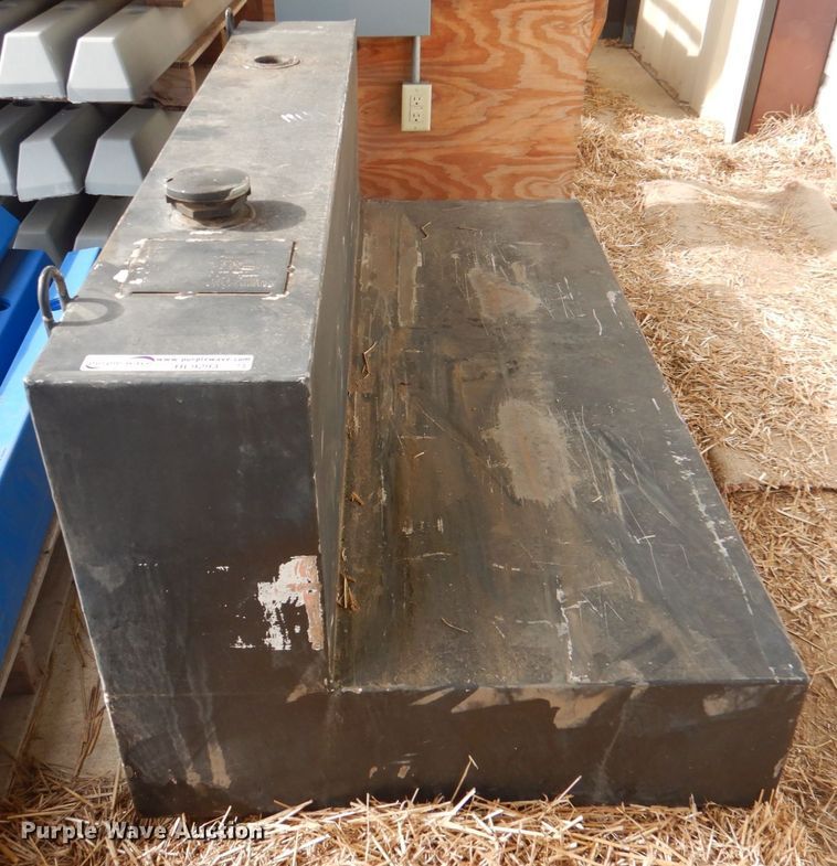 image for item HL9293 Fuel tank