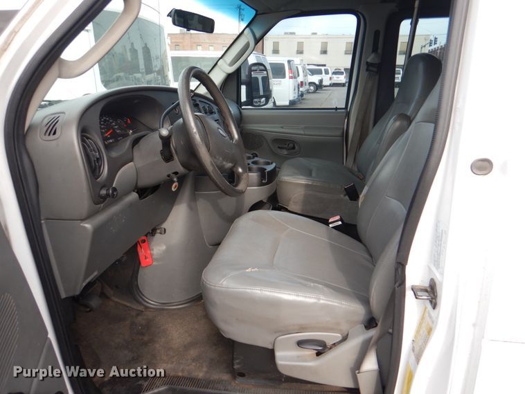 image for item HL9296 2007 Ford E250  handicap accessible van