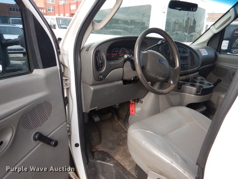 image for item HL9296 2007 Ford E250  handicap accessible van
