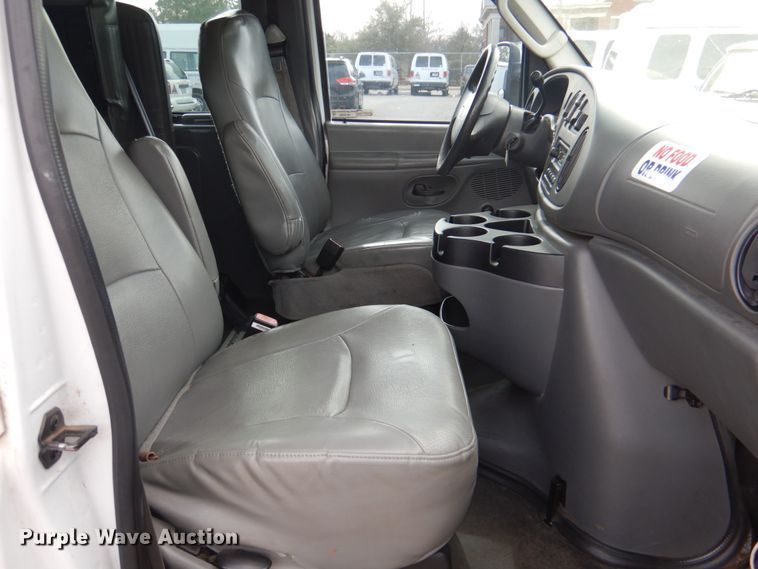 image for item HL9296 2007 Ford E250  handicap accessible van