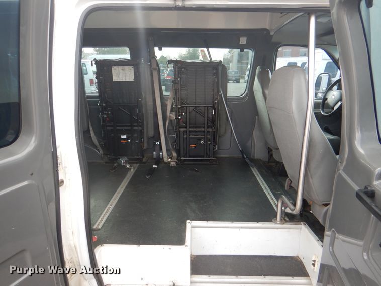 image for item HL9296 2007 Ford E250  handicap accessible van