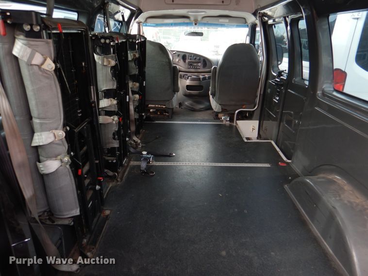 image for item HL9296 2007 Ford E250  handicap accessible van